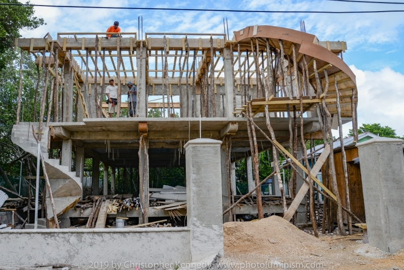 Home Construction using wood scaffolding San Pedro DSC_4386