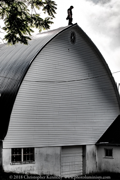 Dutch barn being re-roofed by Amish Plumsteadville PA-DSC_2490160622